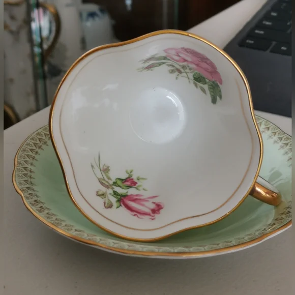 Windsor Bone China Macaron Green Glaze Pink Rose Teacup & Saucer - Picture 2 of 6